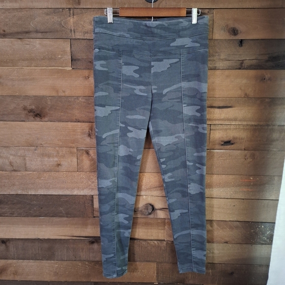 Democracy Camo Pull-On Gut Buster Jeggings – Size M - Picture 1 of 6